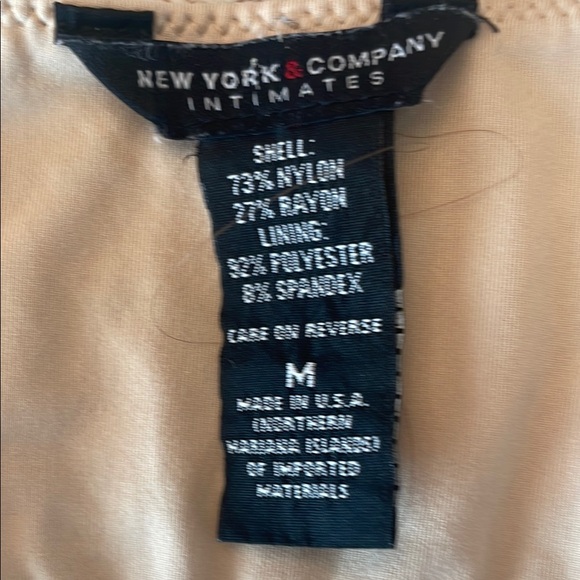 Y2K New York & Co Lace Spaghetti Strap camisole Top sexy cami lined cream size M - Picture 12 of 14